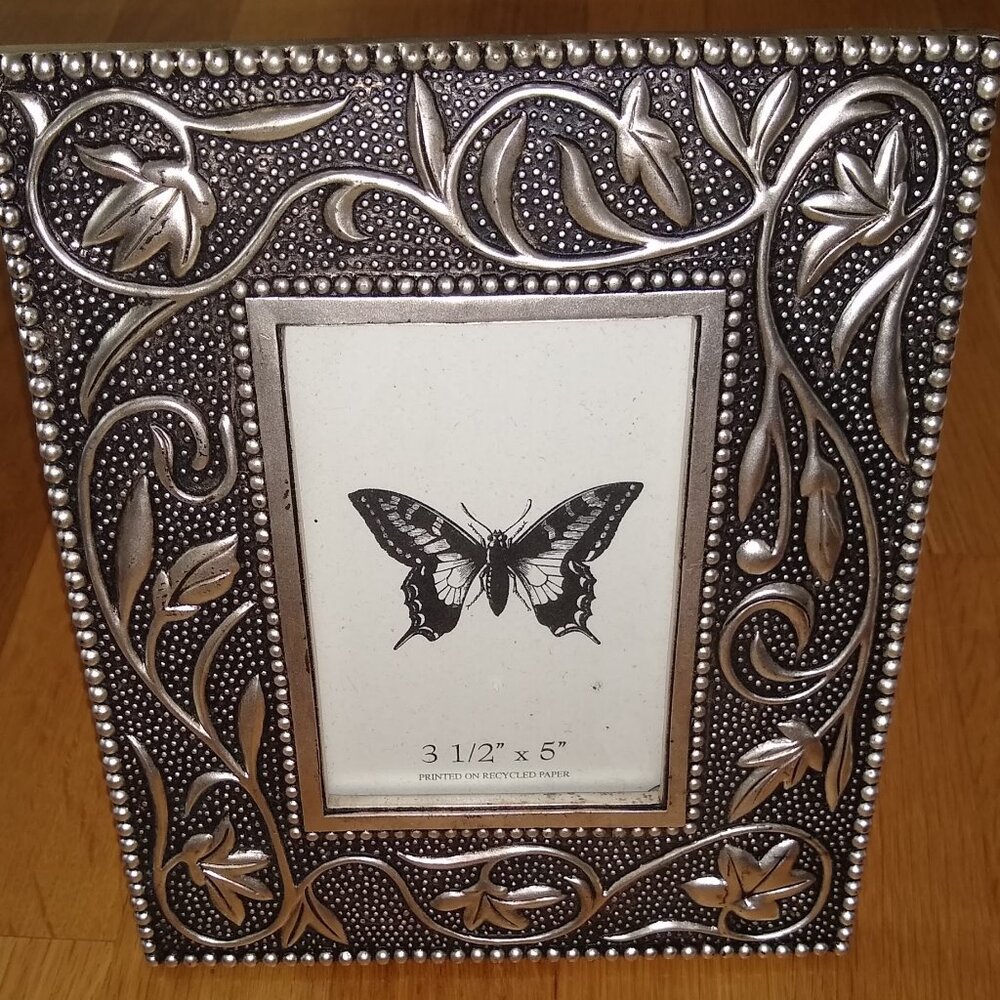 Heritage Photo Frame 3.5" x 5 New